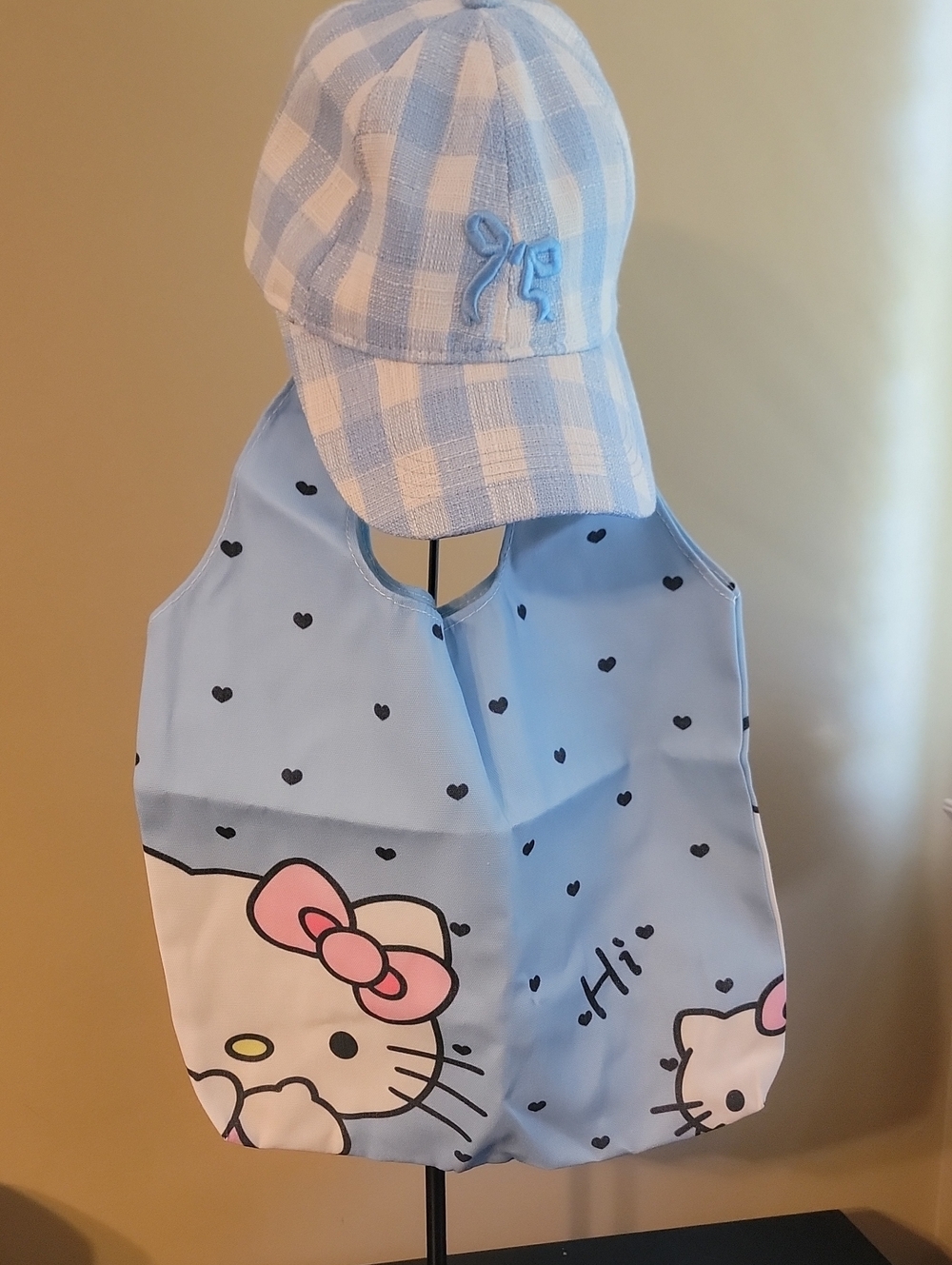 Giftable Totes **Hello Kitty Baby Blue Heart Print Bib with Matching Gingham Cap